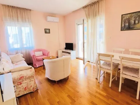 Rent, one bedroom apartment, 50m², City Kvart, Podgorica - image 1