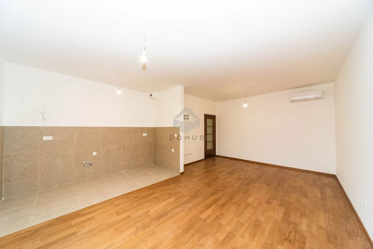 Rent, office space, 81m², Vezirov Most, Podgorica