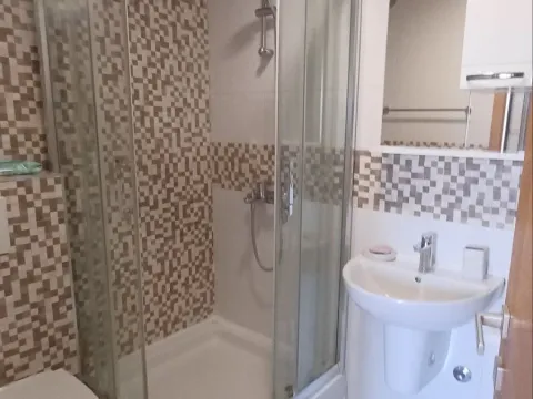 Izdavanje, jednosoban stan, 45m², City Kvart, Podgorica - image 11