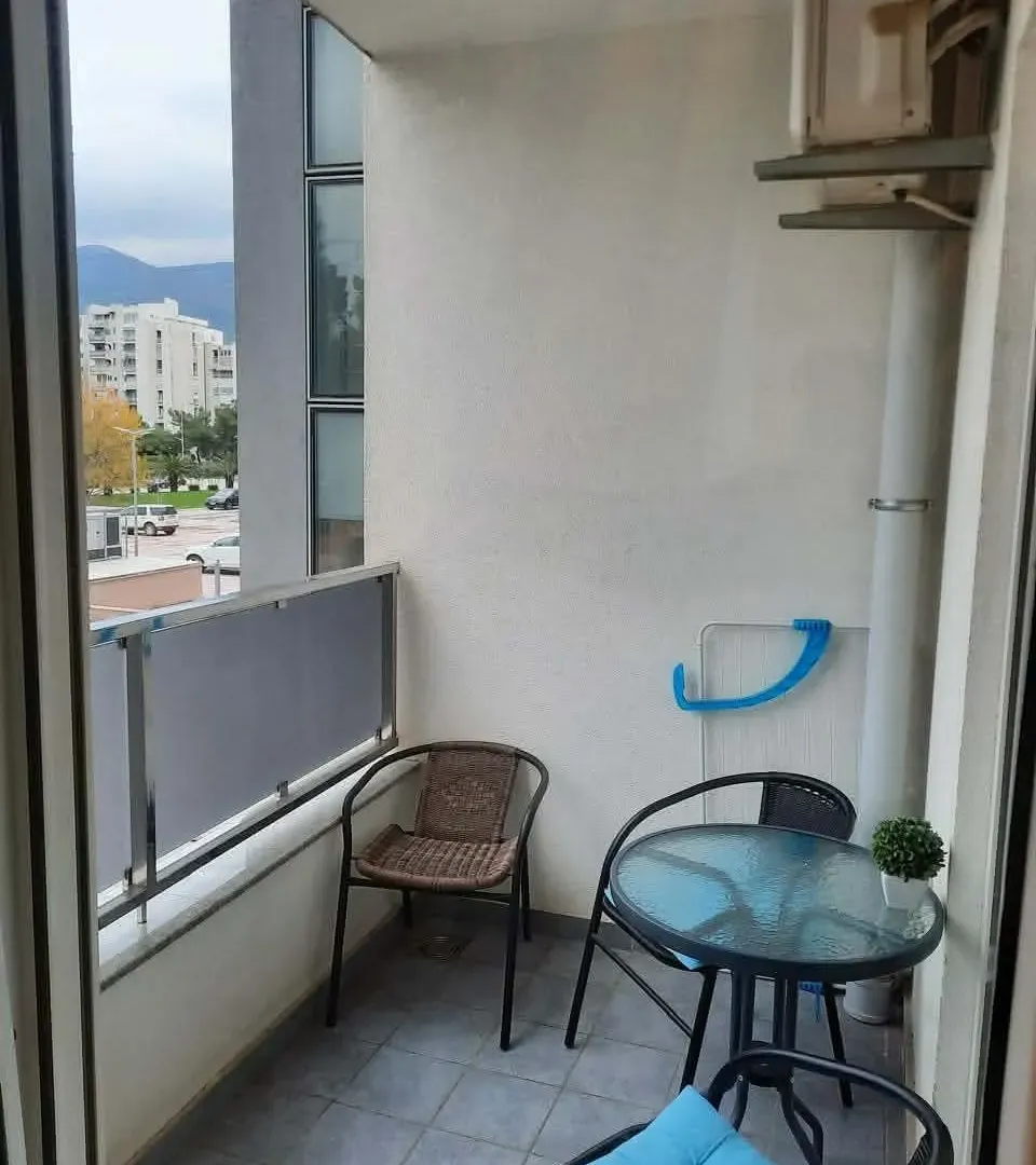 Rent, one bedroom apartment, 49m², Centar, Bar