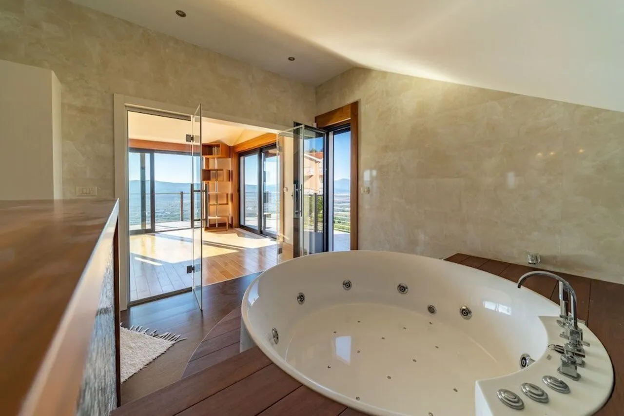 Sale, house, 310m², Dub, Kotor