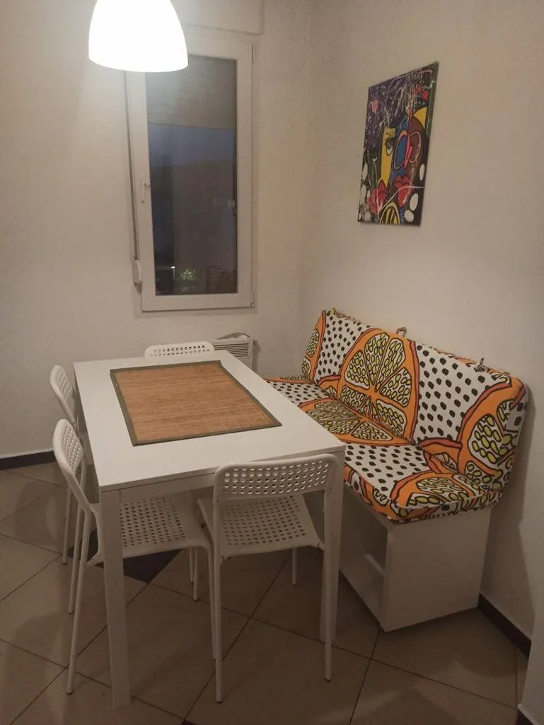 Izdavanje, dvosoban stan, 80m², Blok 6, Podgorica