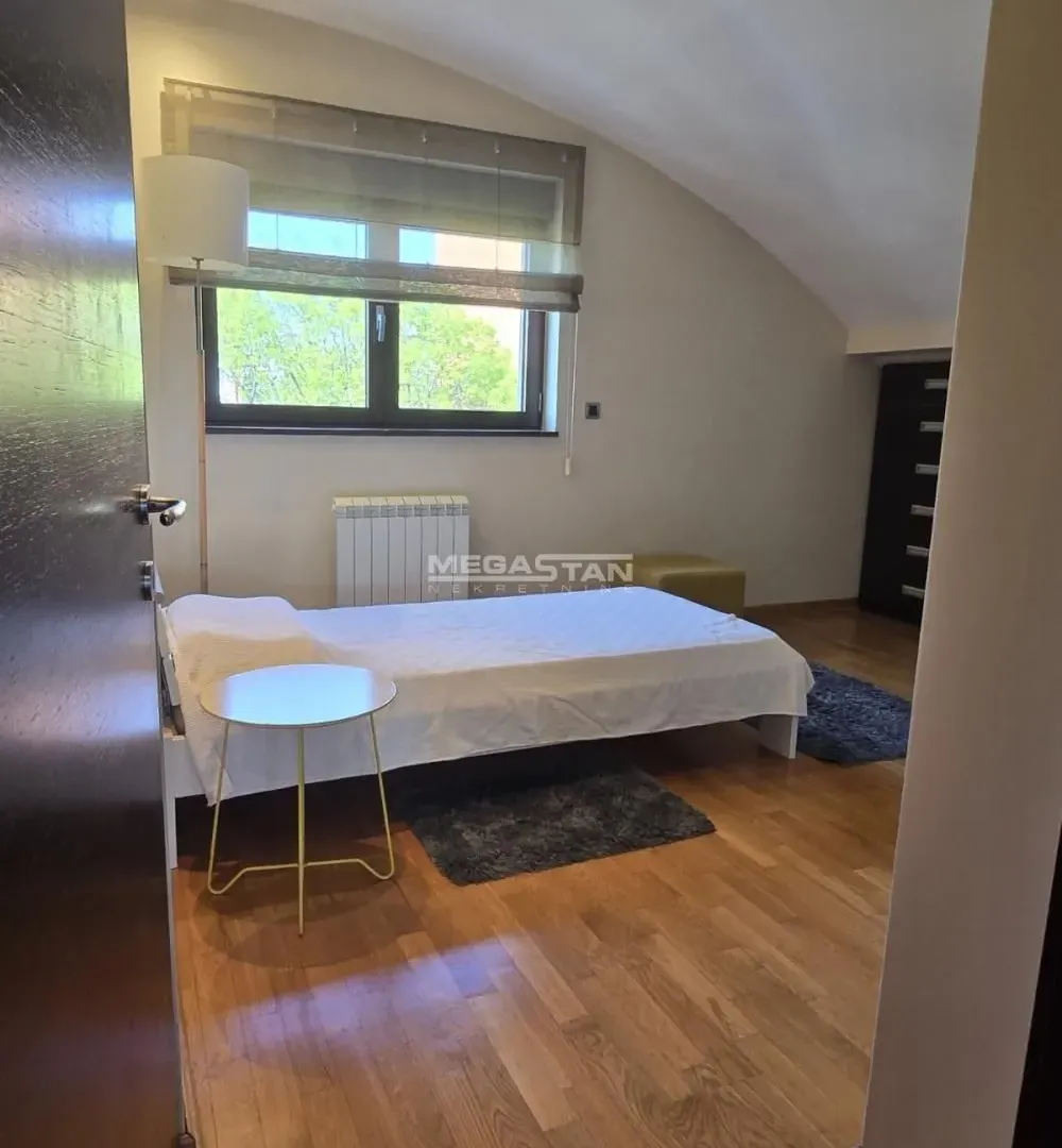 Prodaja, stan, 160m², Vračar Sve Podlokacije, Beograd