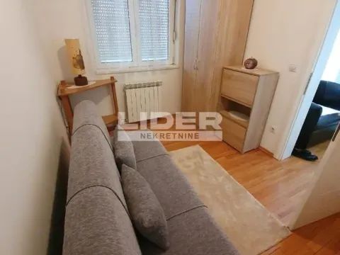 Rent, one bedroom apartment, 43m², Neimar, Vračar Sve Podlokacije - image 6
