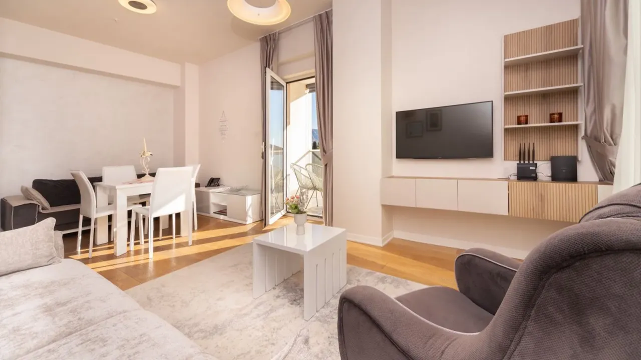 Izdavanje, jednosoban stan, 60m², Budva, Crna Gora