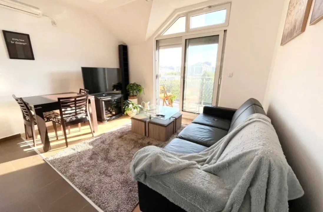 Izdavanje, dvosoban stan, 50m², Preko Morače, Podgorica