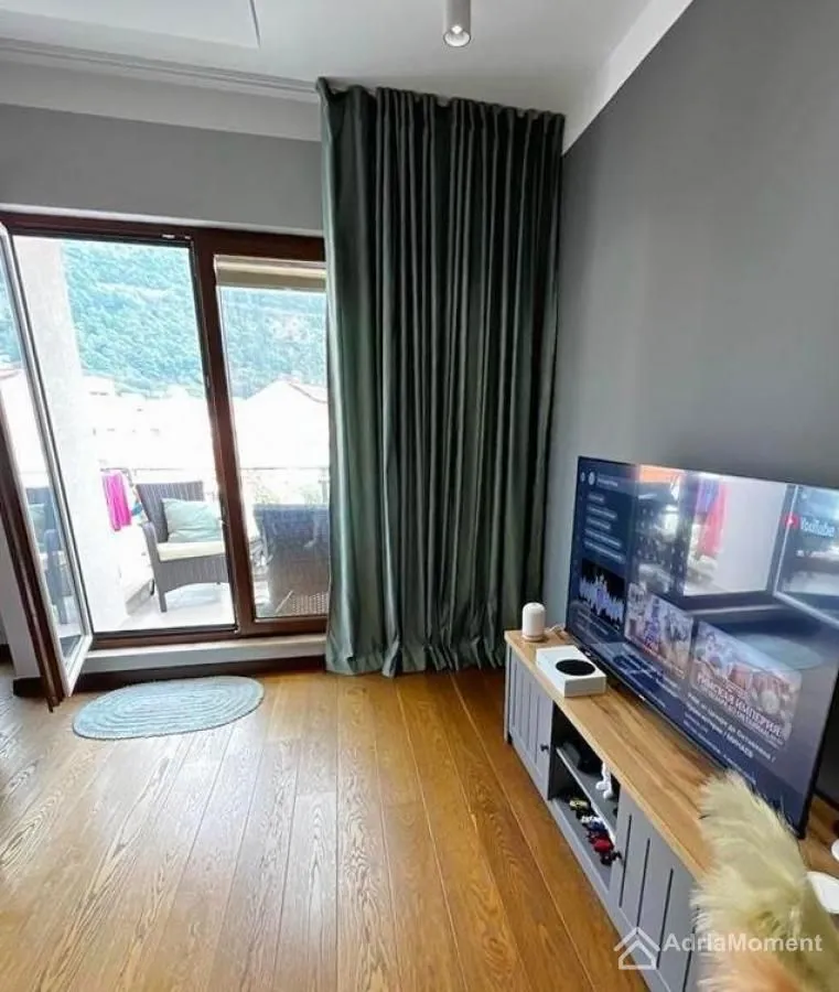 Prodaja, jednosoban stan, 77m², Centar, Budva
