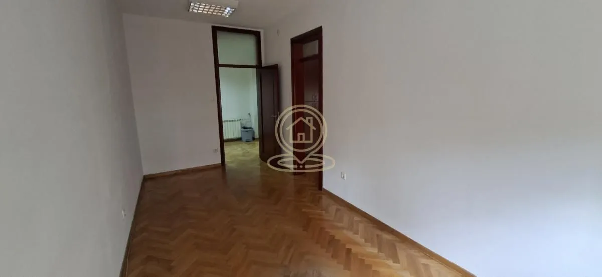 Rent, office space, 58m², Čubura, Beograd