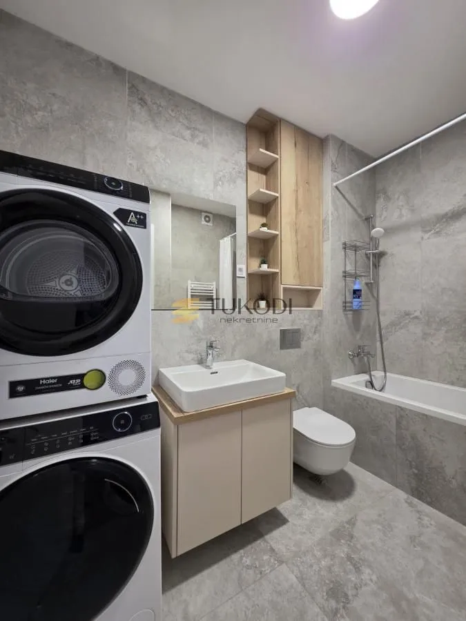 Izdavanje, trosoban stan, 65m², Novi Beograd Sve Podlokacije, Beograd