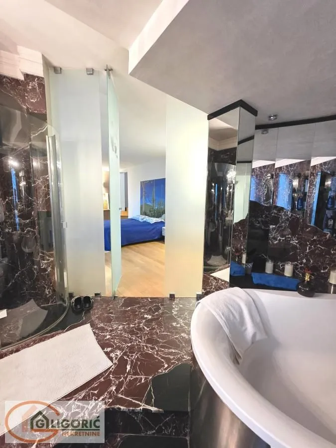 Sale, house, 400m², Denkova Basta, Zvezdara Sve Podlokacije