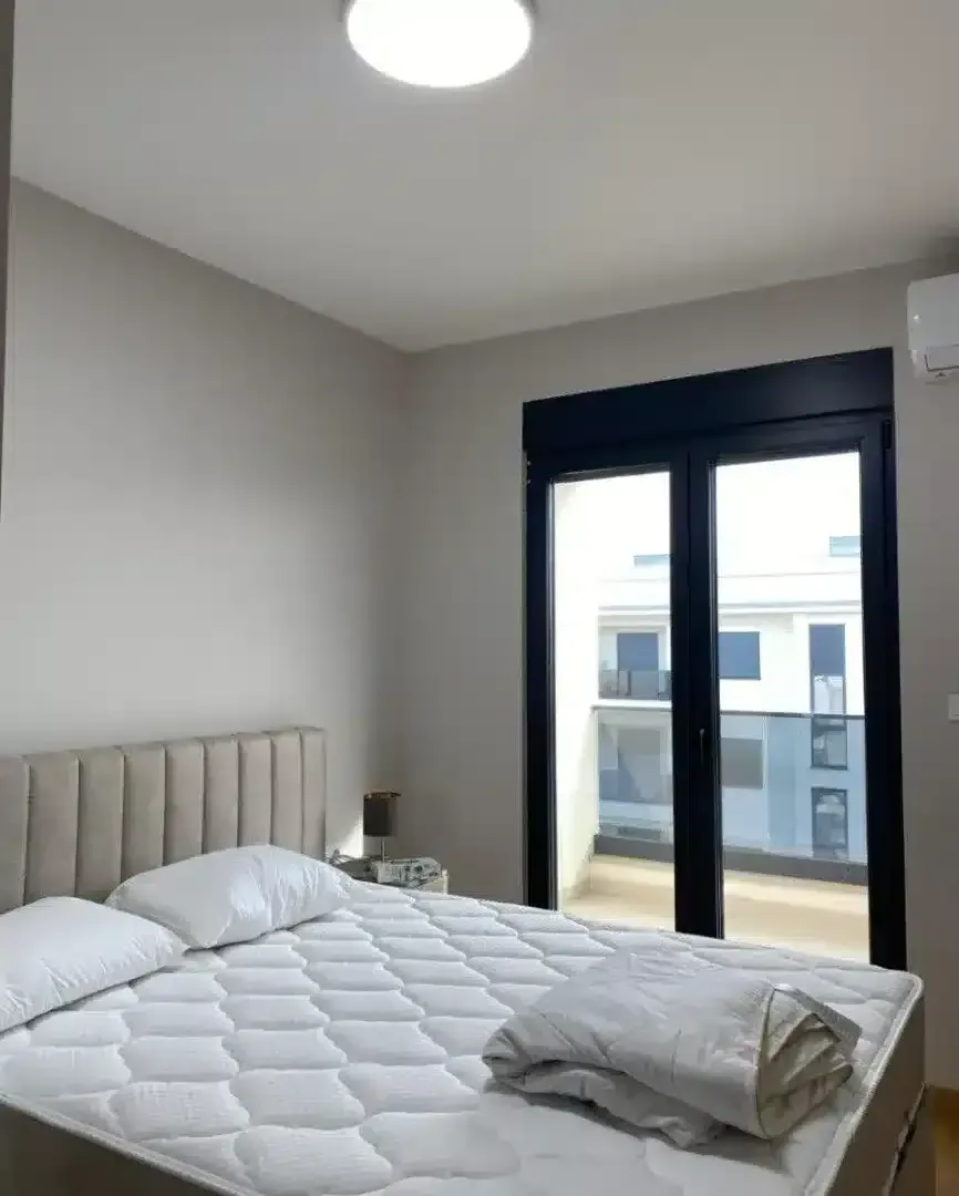 Izdavanje, dvosoban stan, 70m², New City, Podgorica