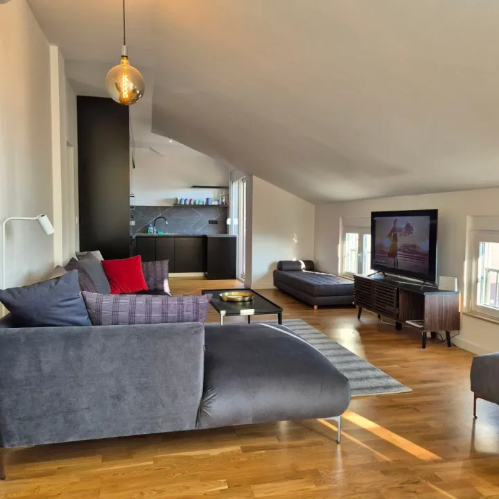 Prodaja, dvosoban stan, 75m², Tivat, Crna Gora