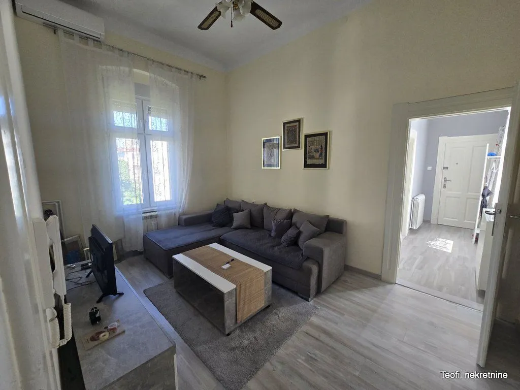 Rent, three bedroom apartment, 71m², Stari Grad, Beograd