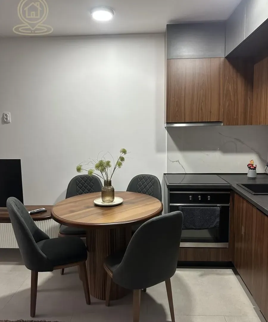 Izdavanje, trosoban stan, 54m², Medijana, Niš