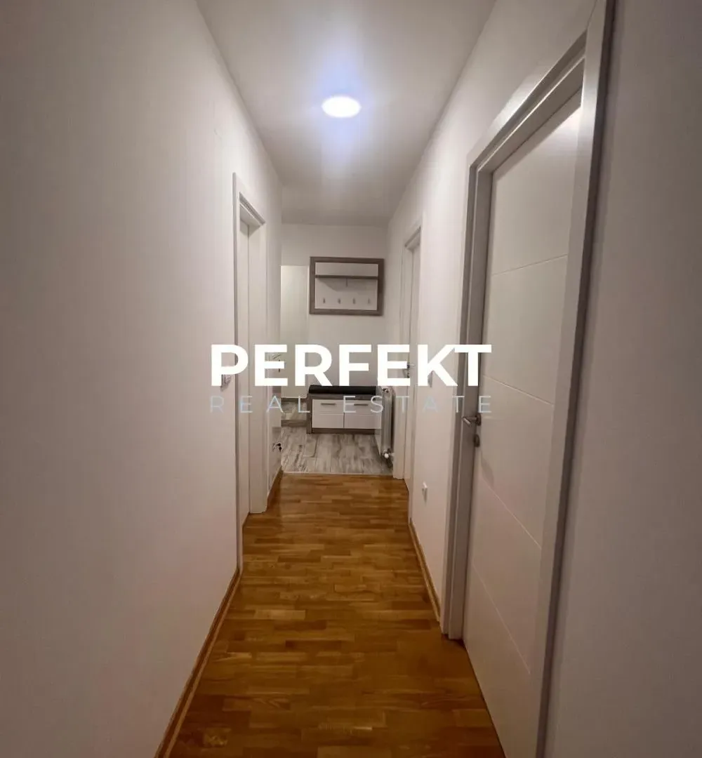 Prodaja, trosoban stan, 89m², Centar, Pančevo