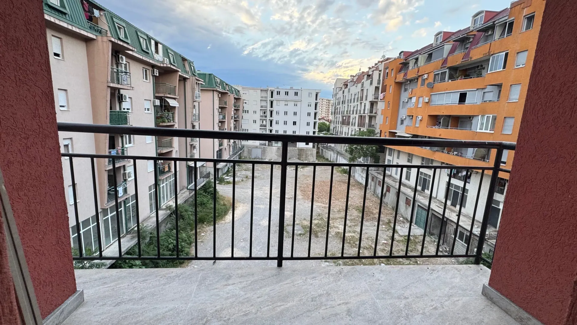Rent, three bedroom apartment, 92m², 1 maj, Podgorica