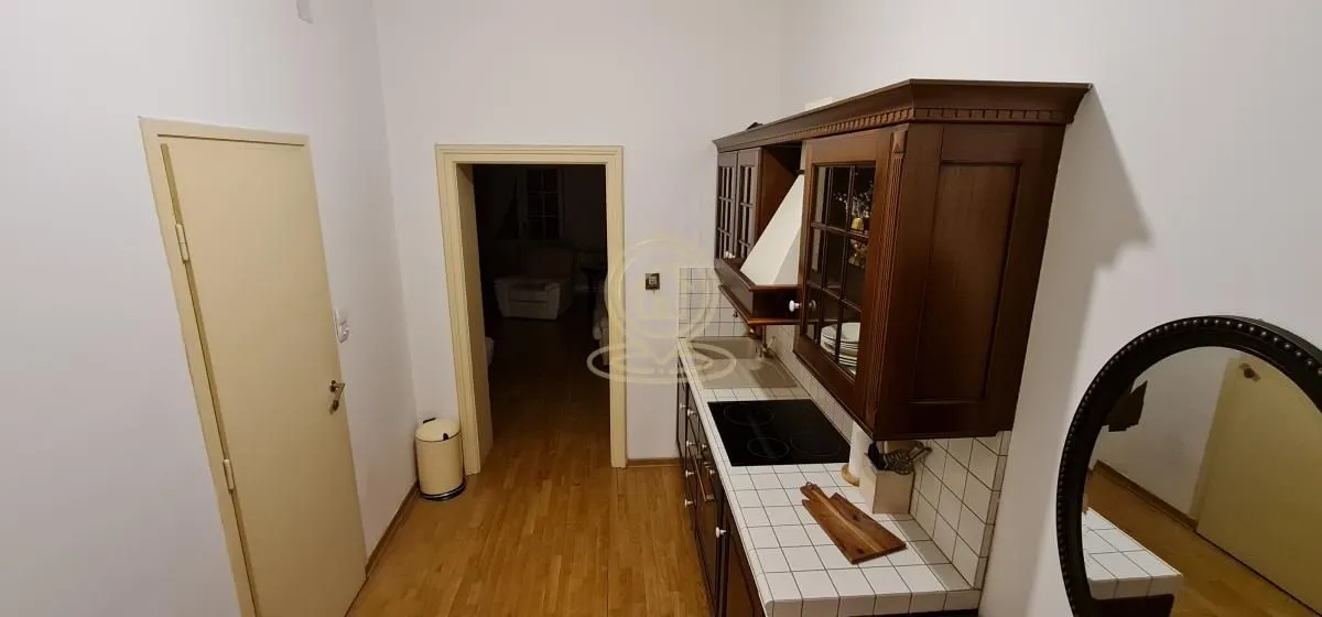 Izdavanje, jednosoban stan, 35m², Vračar Sve Podlokacije, Beograd