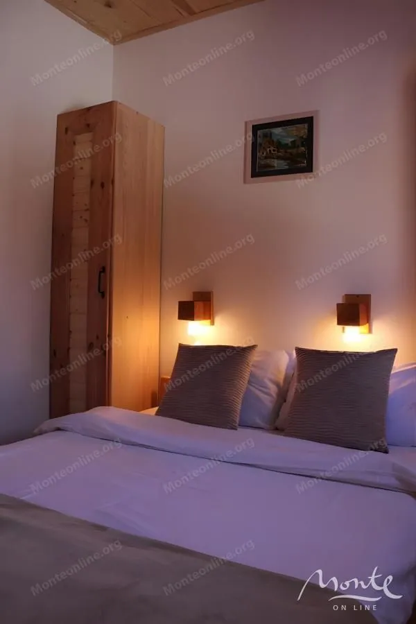 Sale, office space, 300m², Kolašin, Crna Gora