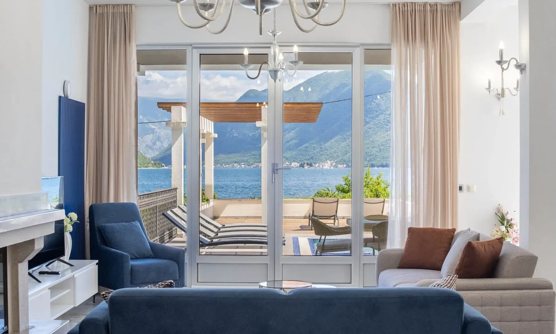 Prodaja, kuća, 405m², Strp, Kotor