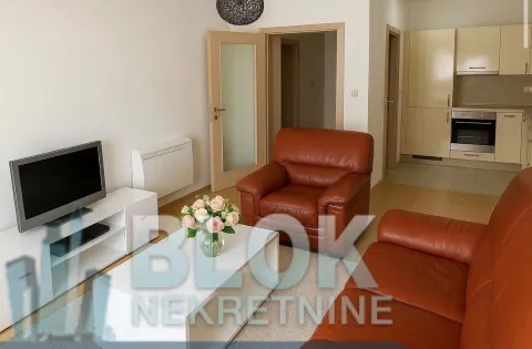 Rent, two bedroom apartment, 71m², City Kvart, Podgorica - image 13