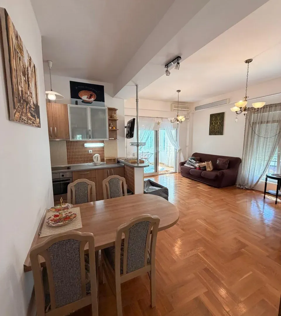 Prodaja, dvosoban stan, 78m², Lazi, Budva