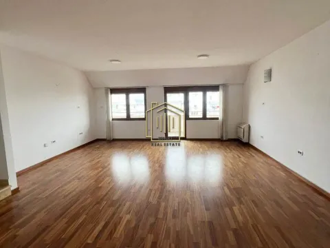 Prodaja, četvorosoban stan, 220m², Preko Morače, Podgorica - image 4