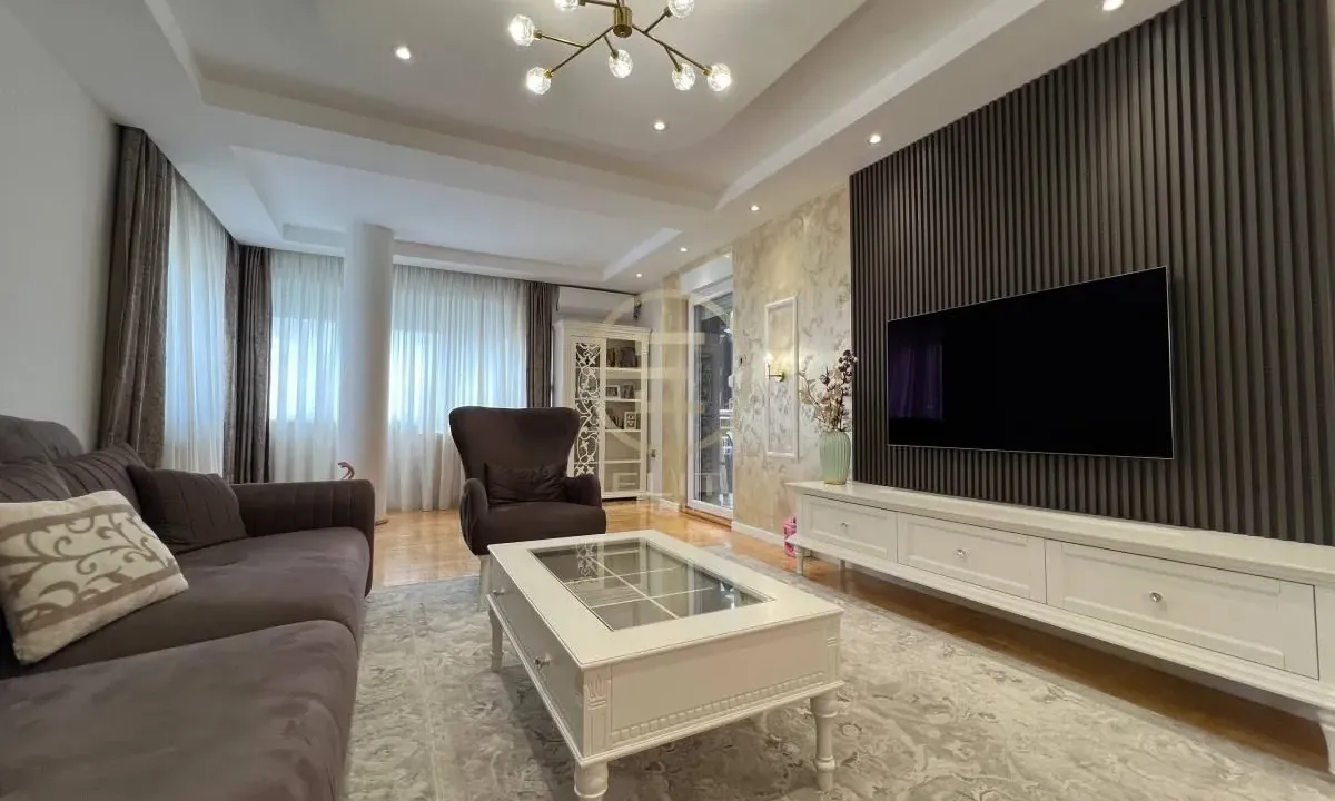 Prodaja, trosoban stan, 99m², Centar, Novi Sad