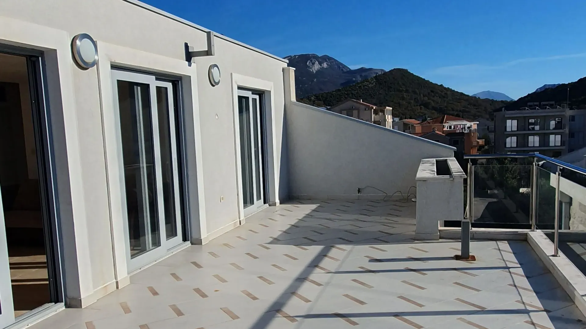 Sale, studio apartment, 171m², Petrovac, Budva