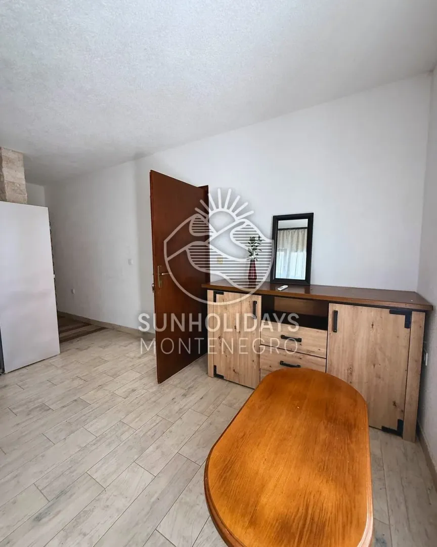 Izdavanje, jednosoban stan, 50m², Bjeliši, Bar