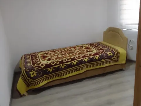 Izdavanje, kuća, 65m², Marovići, Bar - image 7