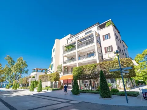 Prodaja, dvosoban stan, 121m², Porto Montenegro, Tivat - image 1