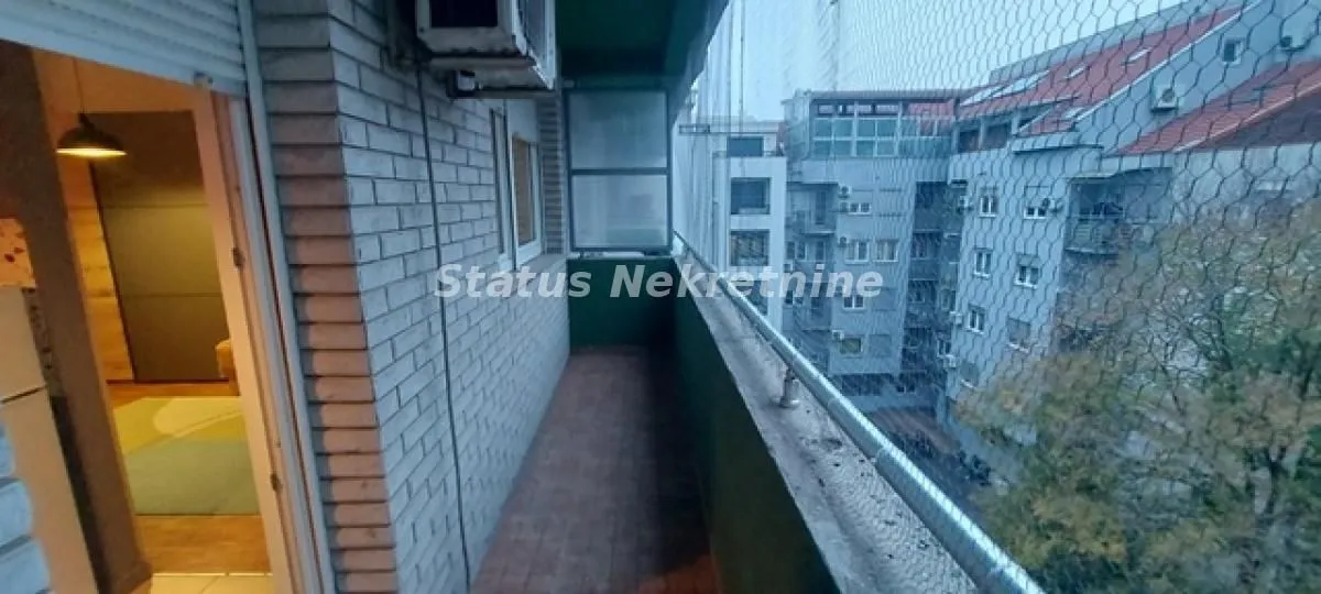 Izdavanje, garsonjera, 28m², Grbavica, Novi Sad Sve Podlokacije