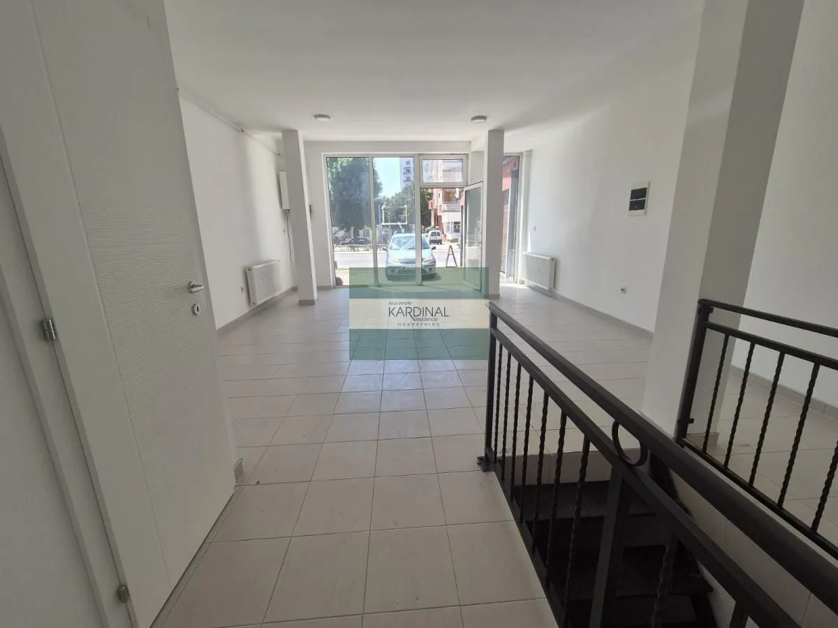 Rent, office space, 75m², Jagodina, Srbija
