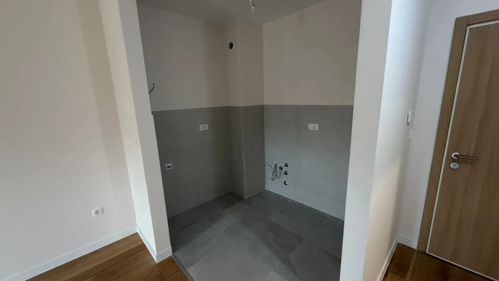 Prodaja, jednosoban stan, 40m², Central Point, Podgorica
