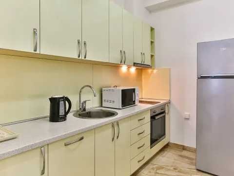 Izdavanje, dvosoban stan, 77m², Centar, Budva - image 3
