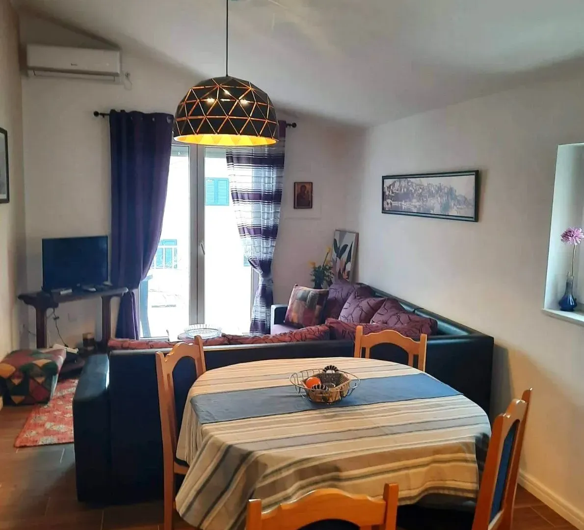 Rent, one bedroom apartment, 40m², Dobrota, Kotor