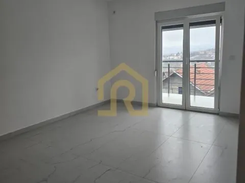 Prodaja, trosoban stan, 80m², Mali Mokri Lug, Zvezdara Sve Podlokacije - image 2