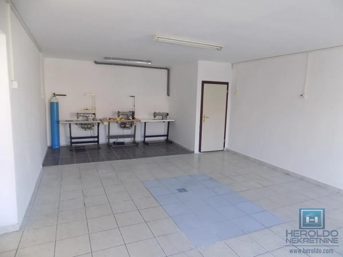 Rent, office space, 66m², Gloždak, Paraćin