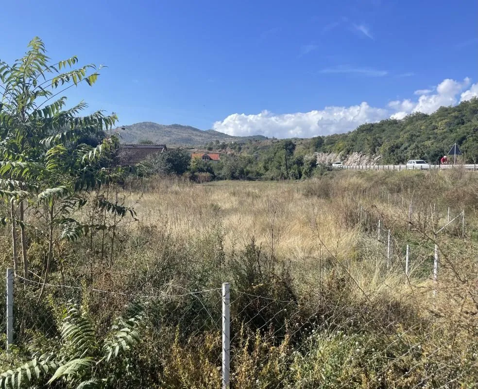 Prodaja, plac, 1100m², Farmaci, Podgorica