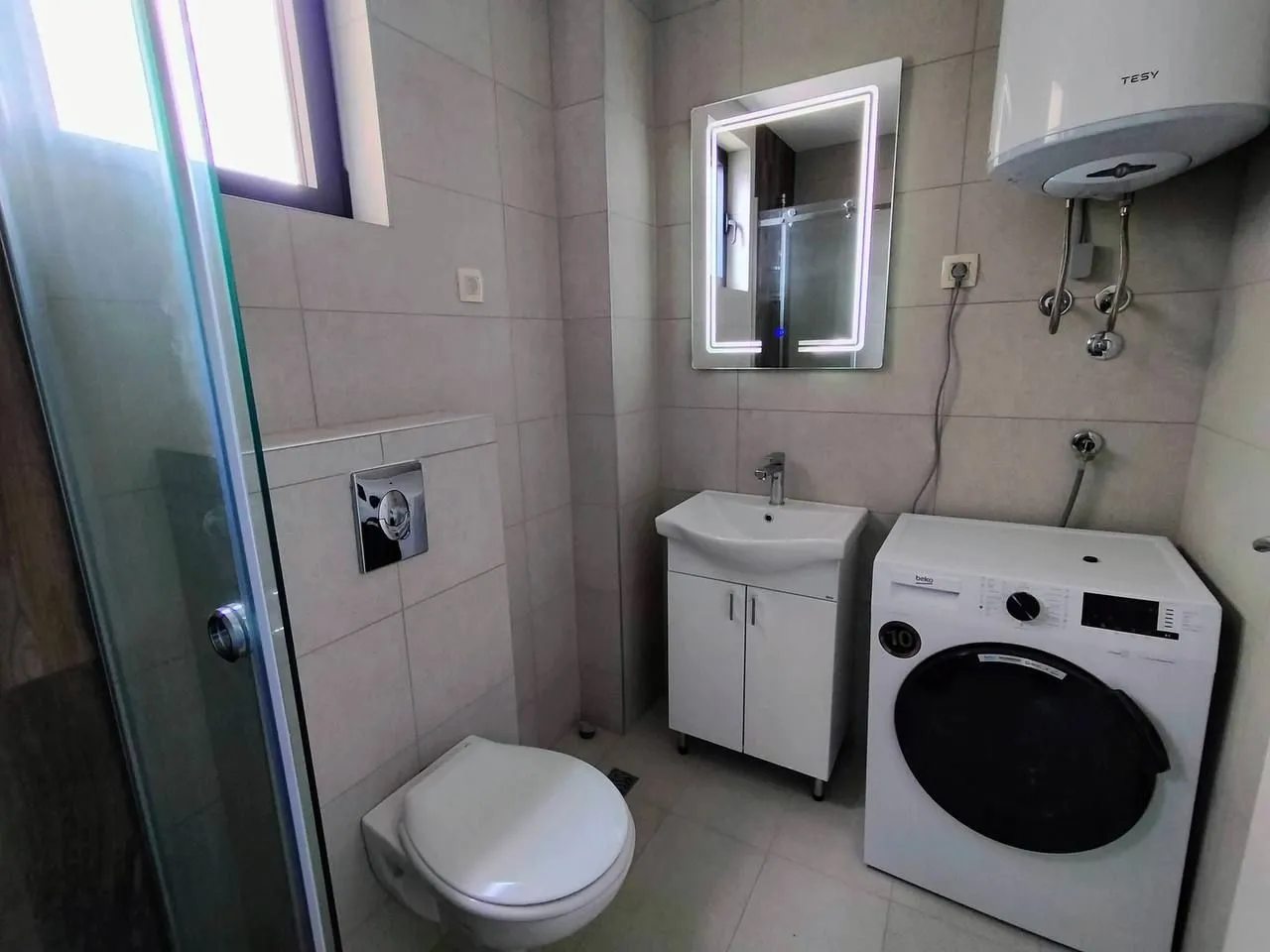 Prodaja, dvosoban stan, 53m², Lazi, Budva