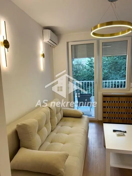 Izdavanje, stan, 34m², Stari Grad, Beograd