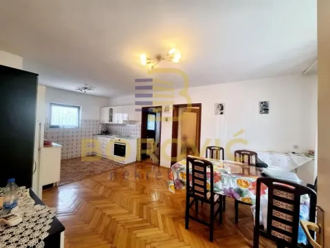 Prodaja, kuća, 202m², Surčin, Beograd - image 4
