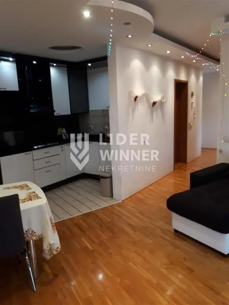 Sale, three bedroom apartment, 80m², Vračar Hram, Vračar Sve Podlokacije