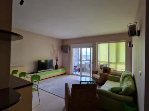 Izdavanje, dvosoban stan, 70m², City Kvart, Podgorica - image 12