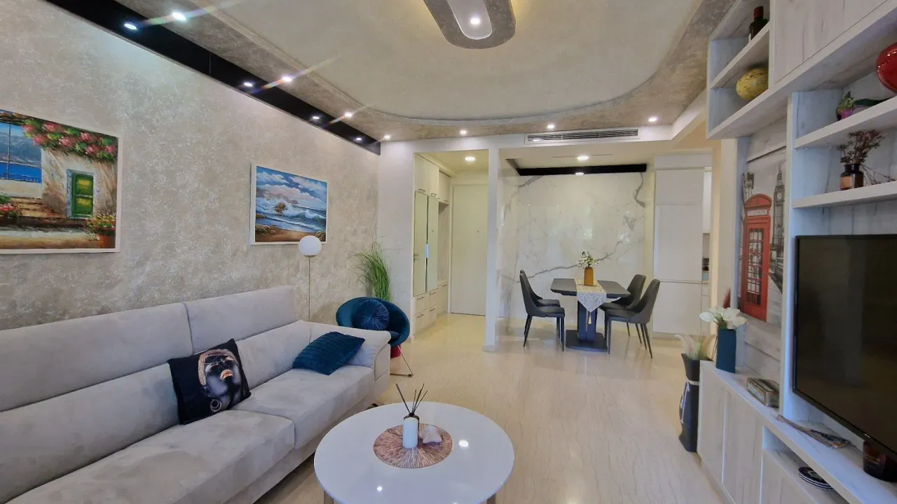 Izdavanje, jednosoban stan, 56m², Budva, Crna Gora