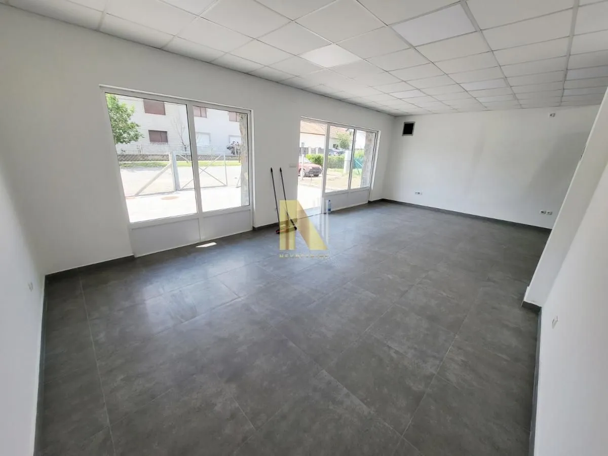 Izdavanje, poslovni prostor, 80m², Klisa, Novi Sad Sve Podlokacije