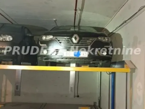 Parking garaža in Crveni Krst