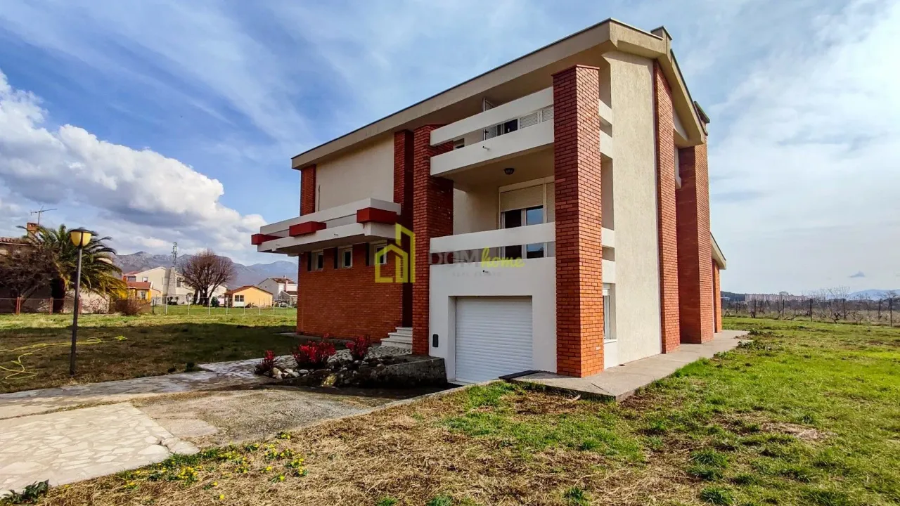 Izdavanje, kuća, 458m², Rogami, Podgorica