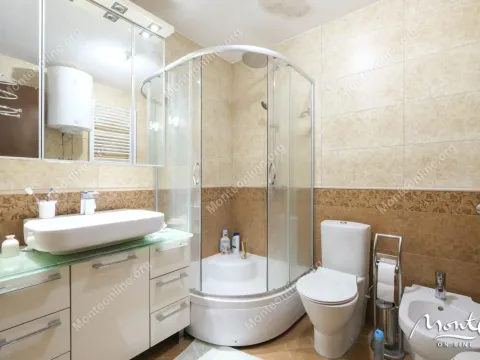 Sale, two bedroom apartment, 85m², Dobrota, Kotor - image 20