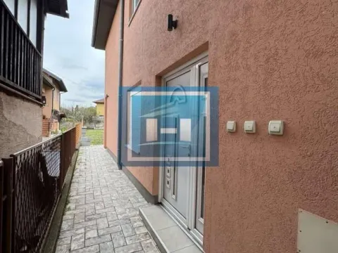 Izdavanje, dvosoban stan, 70m², Centar, Ćuprija - image 11